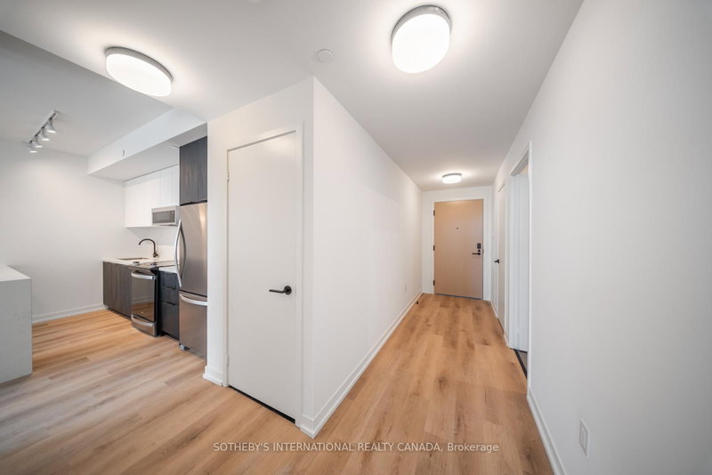 611 - 5 York Garden Way, Toronto, M6A 2V1 | Image 2