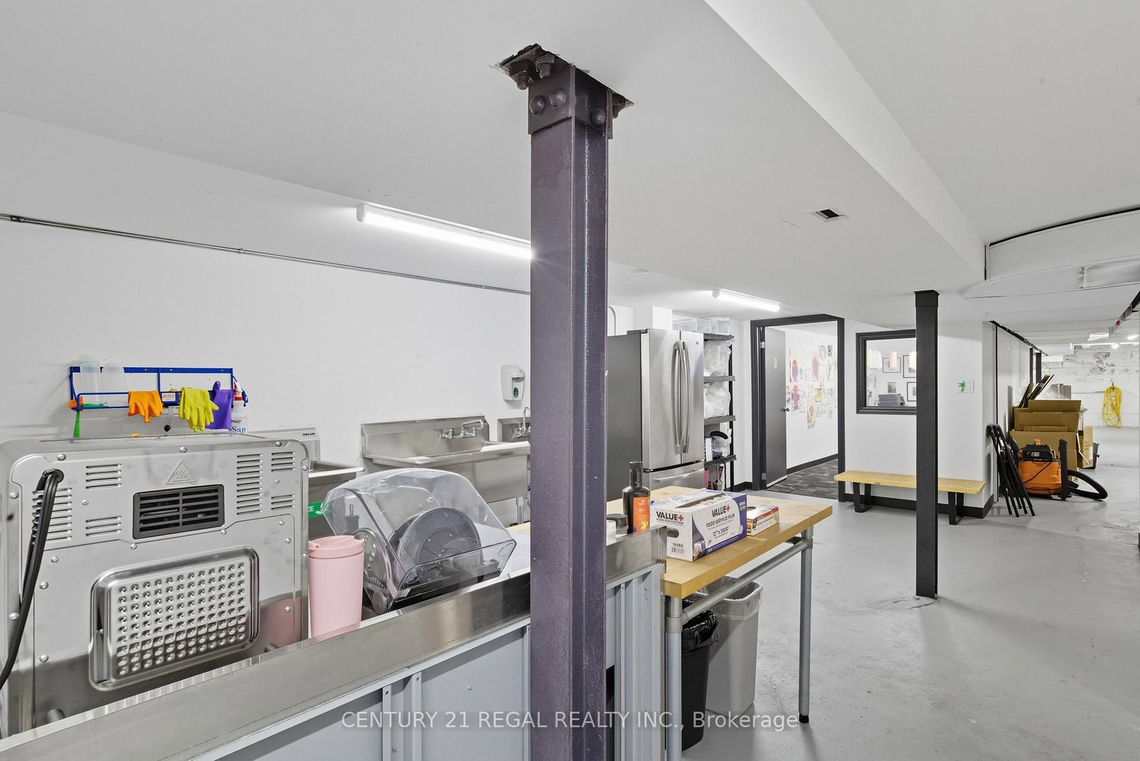 1700 St Clair Avenue W - Photo 15