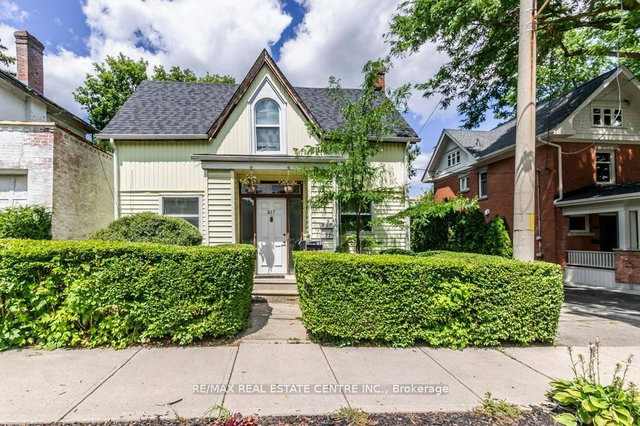 215-217 Queen Street