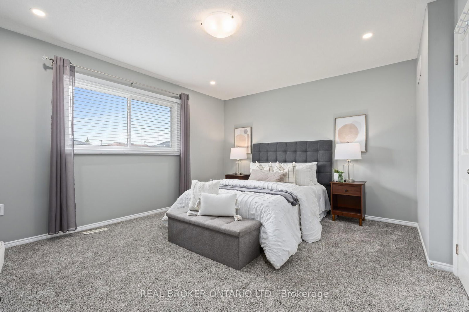 Detached House for sale at 15 Smith Drive, Halton Hills, Ontario, L7G 5K7 - Georgetown - MLS: W12943898