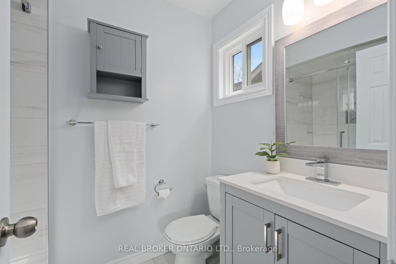 Detached House for sale at 15 Smith Drive, Halton Hills, Ontario, L7G 5K7 - Georgetown - MLS: W12943898