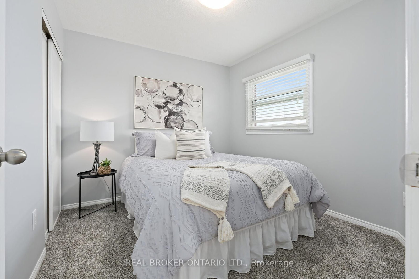 Detached House for sale at 15 Smith Drive, Halton Hills, Ontario, L7G 5K7 - Georgetown - MLS: W12943898