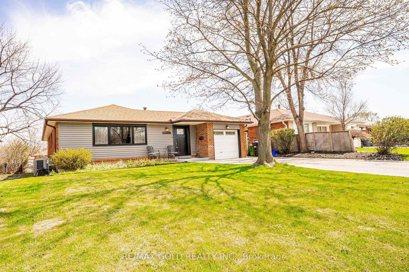 23 Dunster Cres, Brampton, L6T 3J8 | Image 3