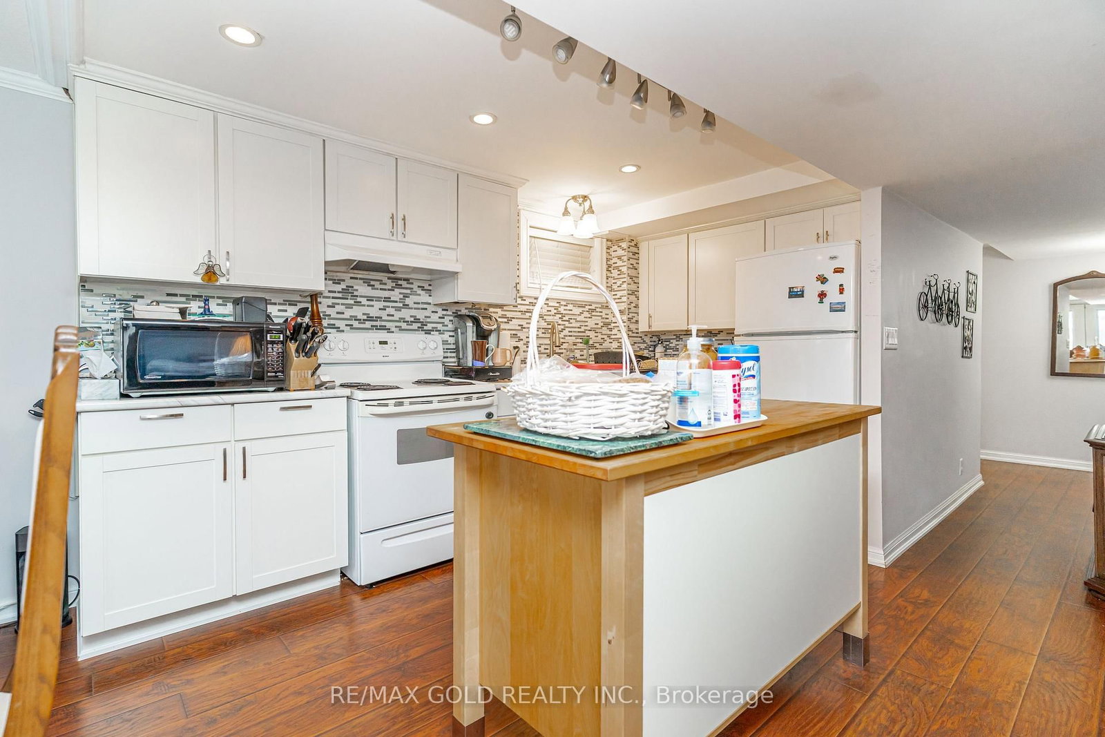 Detached House for sale at 23 Dunster Crescent, Brampton, Ontario, L6T 3J8 - Southgate - MLS: W12944126