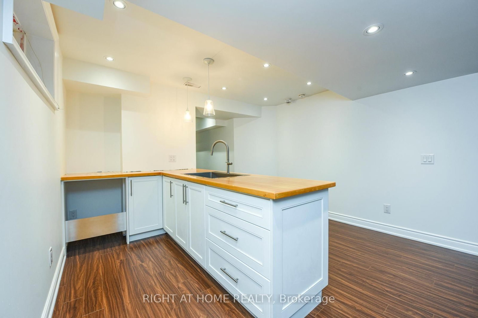 Detached House for sale at 3 Prairie Creek Crescent, Brampton, Ontario, L6Y 6C9 - Bram West - MLS: W12944130