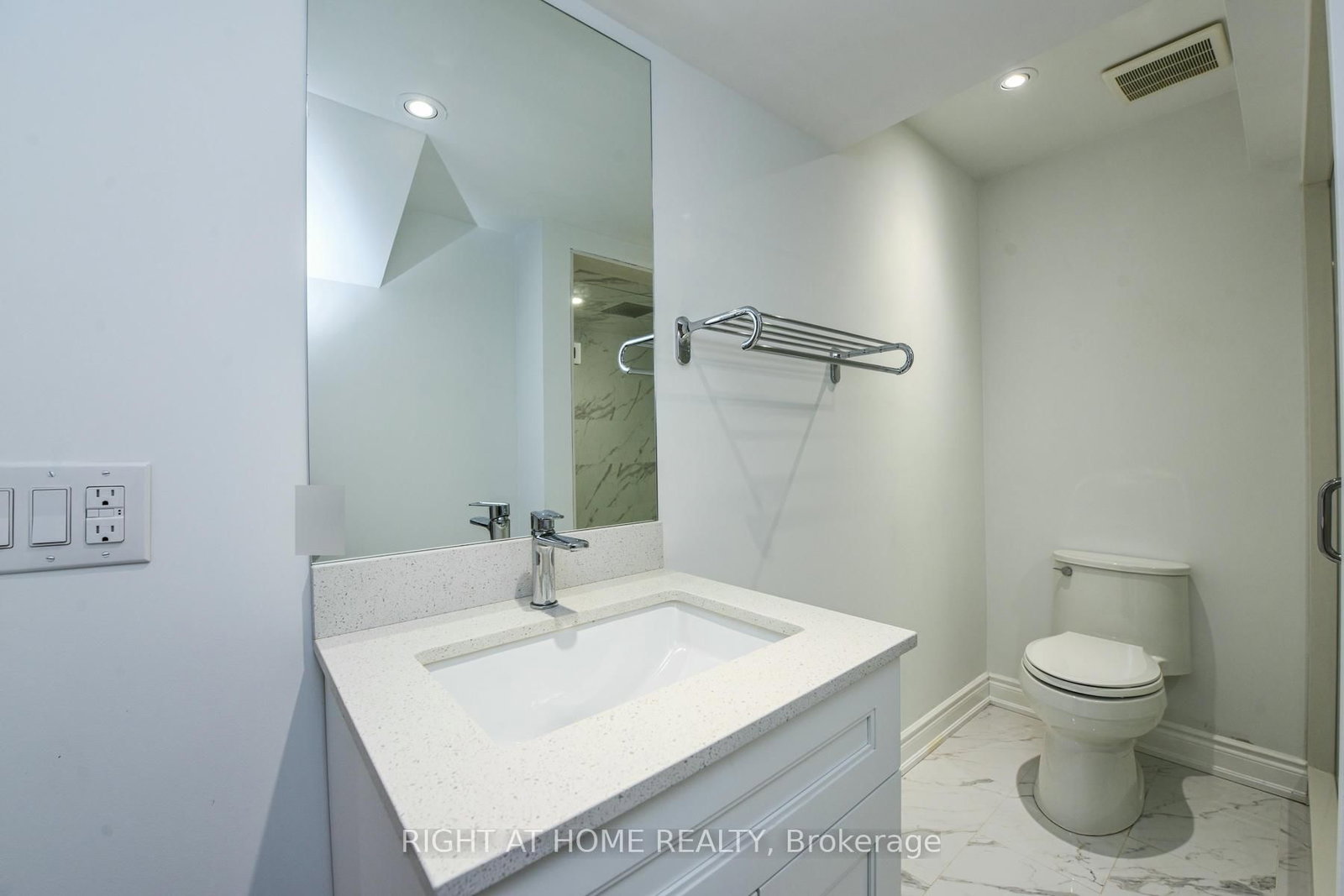 Detached House for sale at 3 Prairie Creek Crescent, Brampton, Ontario, L6Y 6C9 - Bram West - MLS: W12944130