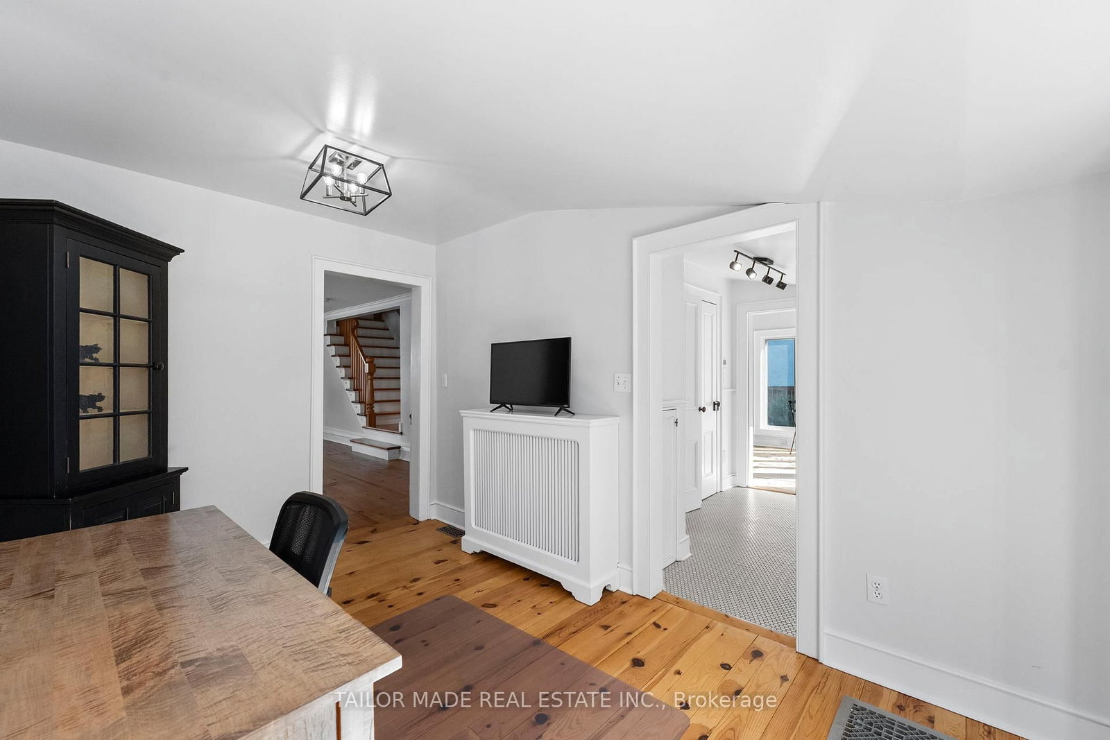 Detached House for sale at 19 Isabella Street, Brampton, Ontario, L6X 1P4 - Downtown Brampton - MLS: W12944162