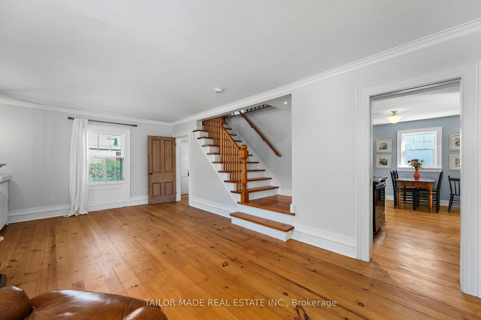 Detached House for sale at 19 Isabella Street, Brampton, Ontario, L6X 1P4 - Downtown Brampton - MLS: W12944162