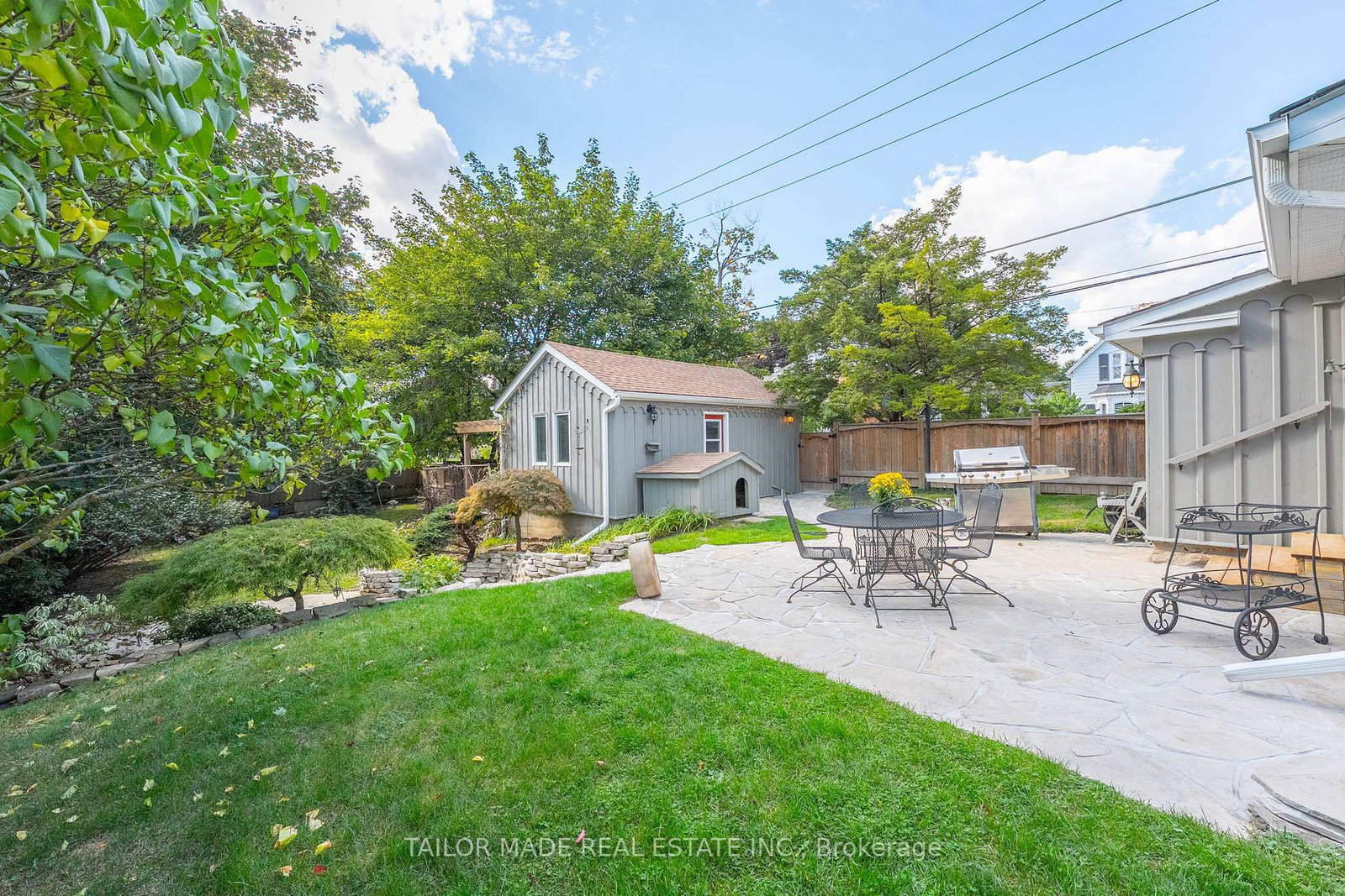 Detached House for sale at 19 Isabella Street, Brampton, Ontario, L6X 1P4 - Downtown Brampton - MLS: W12944162