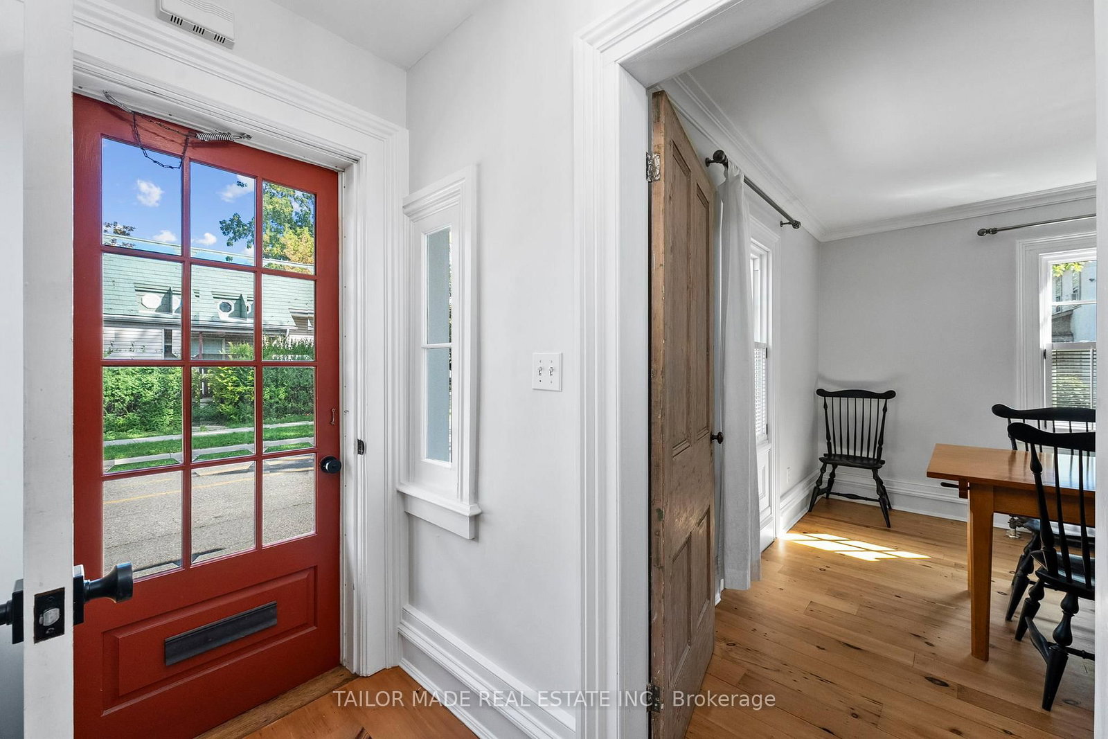 Detached House for sale at 19 Isabella Street, Brampton, Ontario, L6X 1P4 - Downtown Brampton - MLS: W12944162