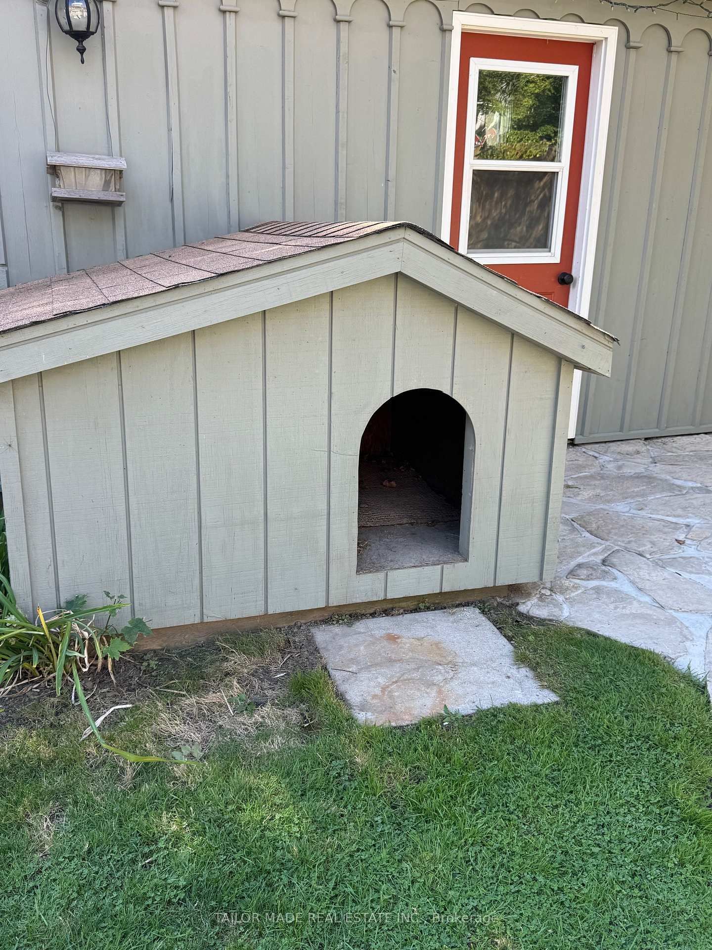 Detached House for sale at 19 Isabella Street, Brampton, Ontario, L6X 1P4 - Downtown Brampton - MLS: W12944162