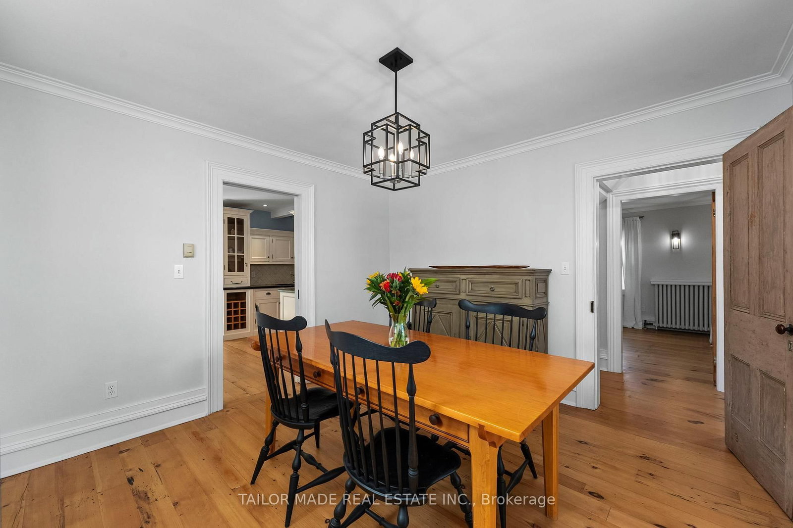 Detached House for sale at 19 Isabella Street, Brampton, Ontario, L6X 1P4 - Downtown Brampton - MLS: W12944162