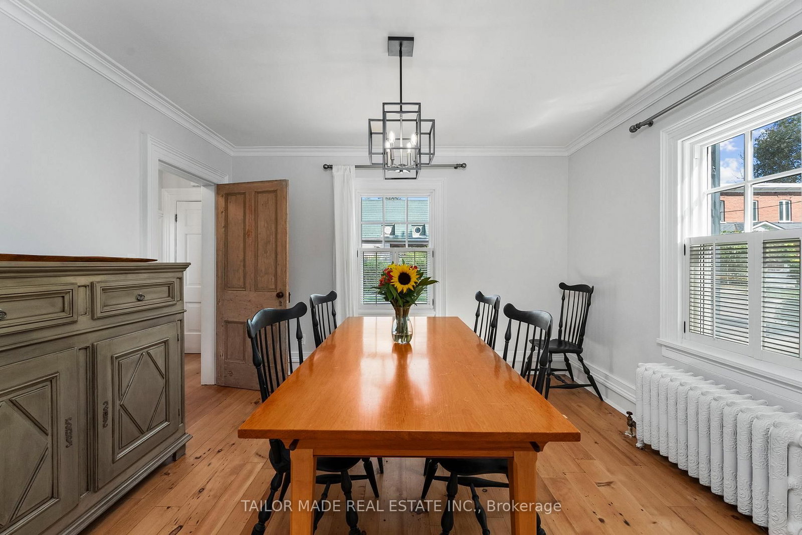 Detached House for sale at 19 Isabella Street, Brampton, Ontario, L6X 1P4 - Downtown Brampton - MLS: W12944162