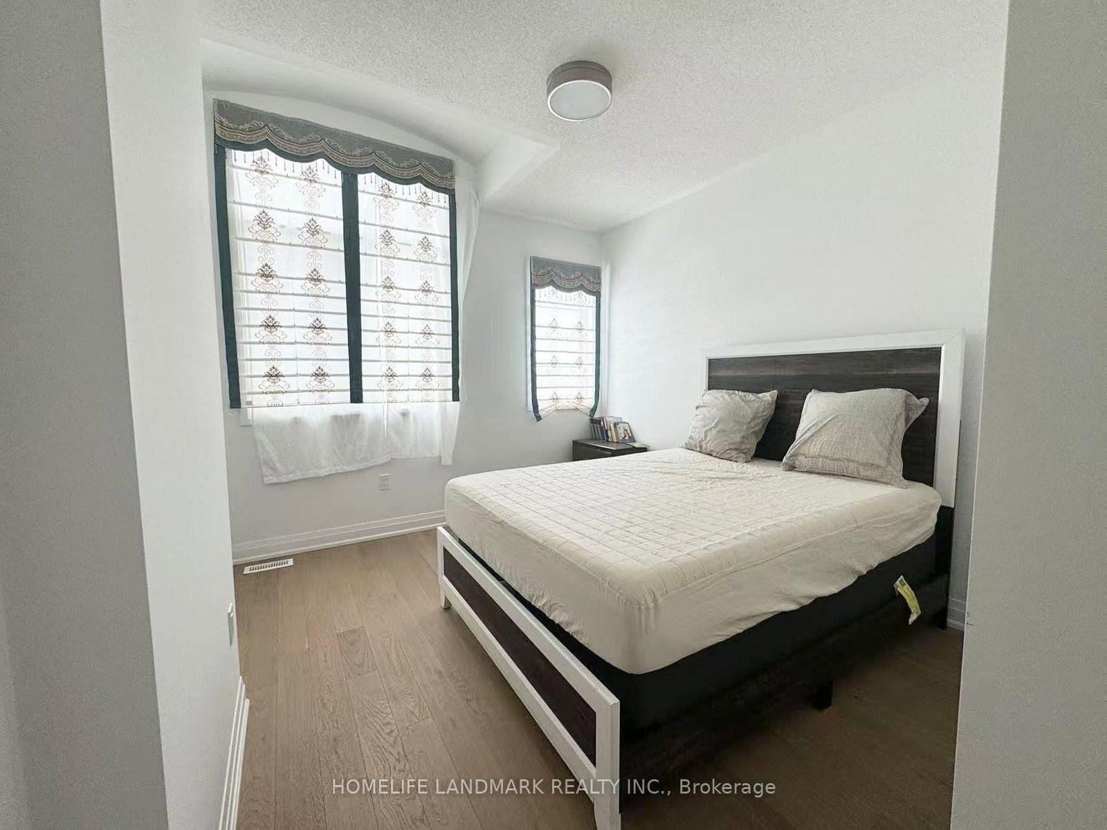 3036 William Cutmore Boulevard, Unit Master