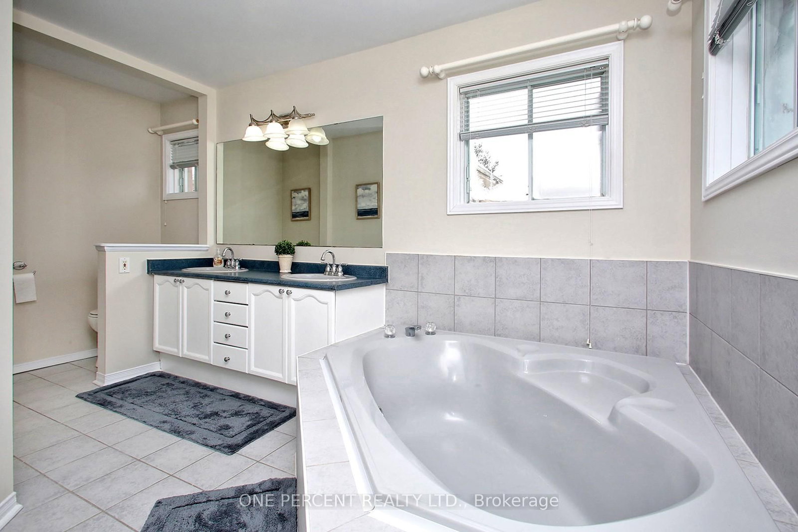 Detached House for sale at 5 Watson Road, Halton Hills, Ontario, L7G 5N8 - Georgetown - MLS: W12944334