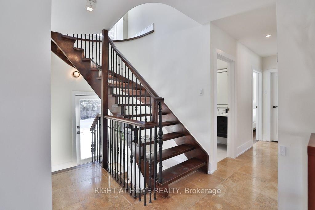 Detached House for sale at 471 Country Club Crescent, Mississauga, Ontario, L5J 2P9 - Clarkson - MLS: W12944366