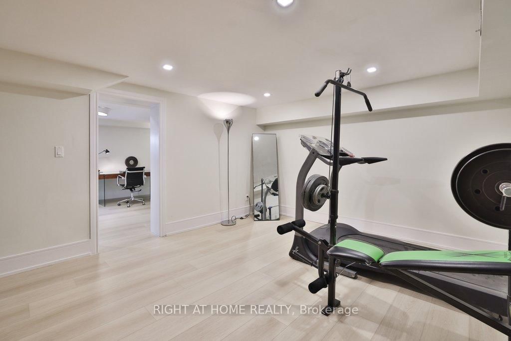 Detached House for sale at 471 Country Club Crescent, Mississauga, Ontario, L5J 2P9 - Clarkson - MLS: W12944366