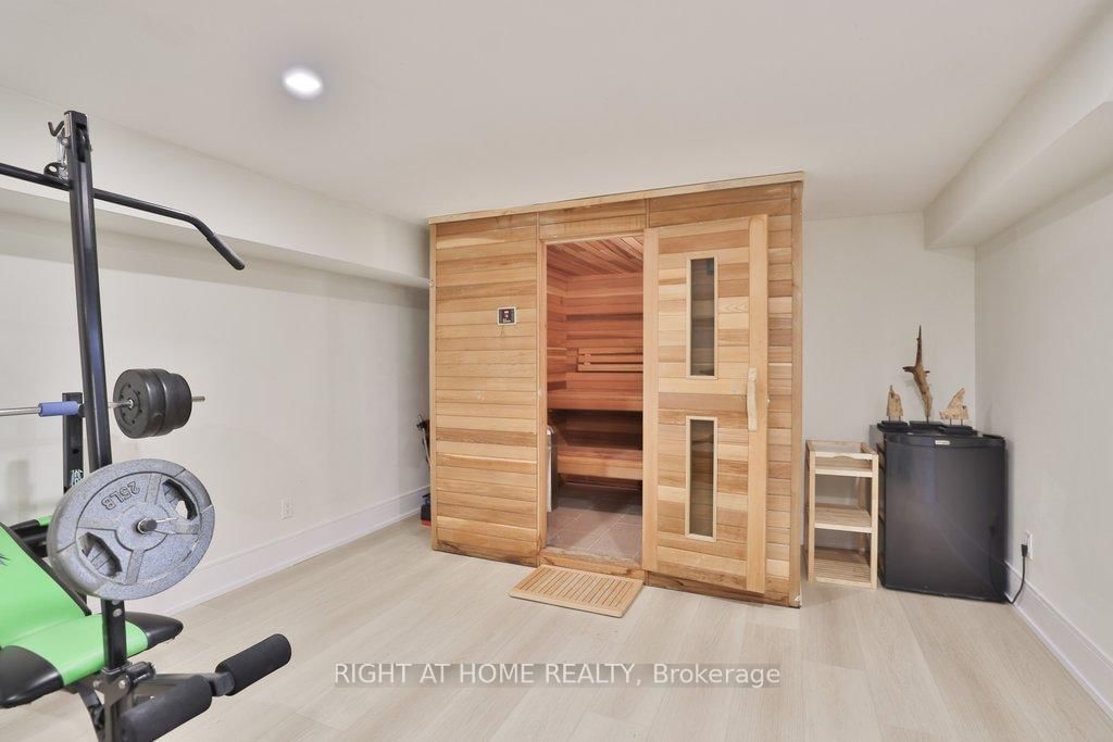 Detached House for sale at 471 Country Club Crescent, Mississauga, Ontario, L5J 2P9 - Clarkson - MLS: W12944366