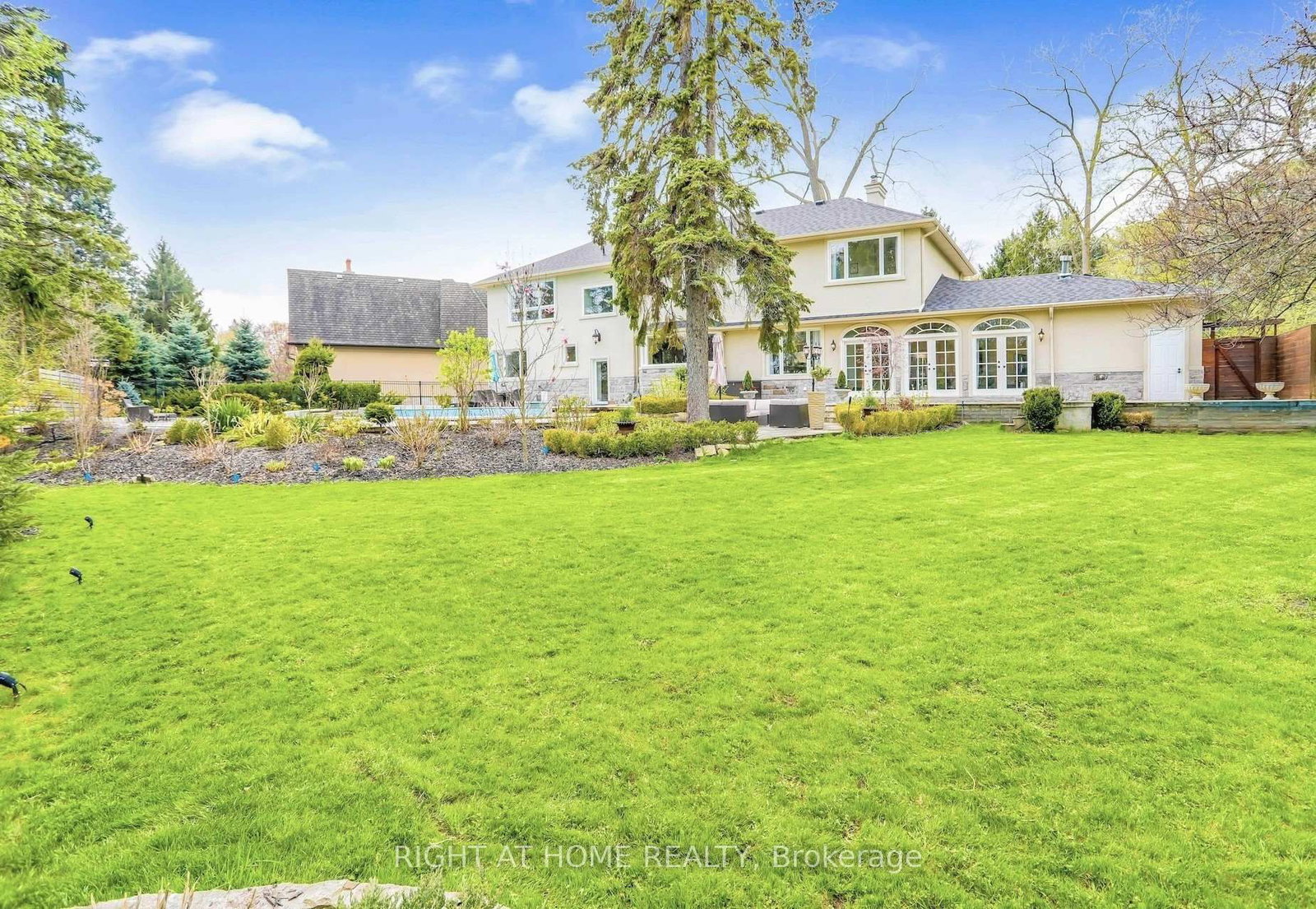 Detached House for sale at 471 Country Club Crescent, Mississauga, Ontario, L5J 2P9 - Clarkson - MLS: W12944366