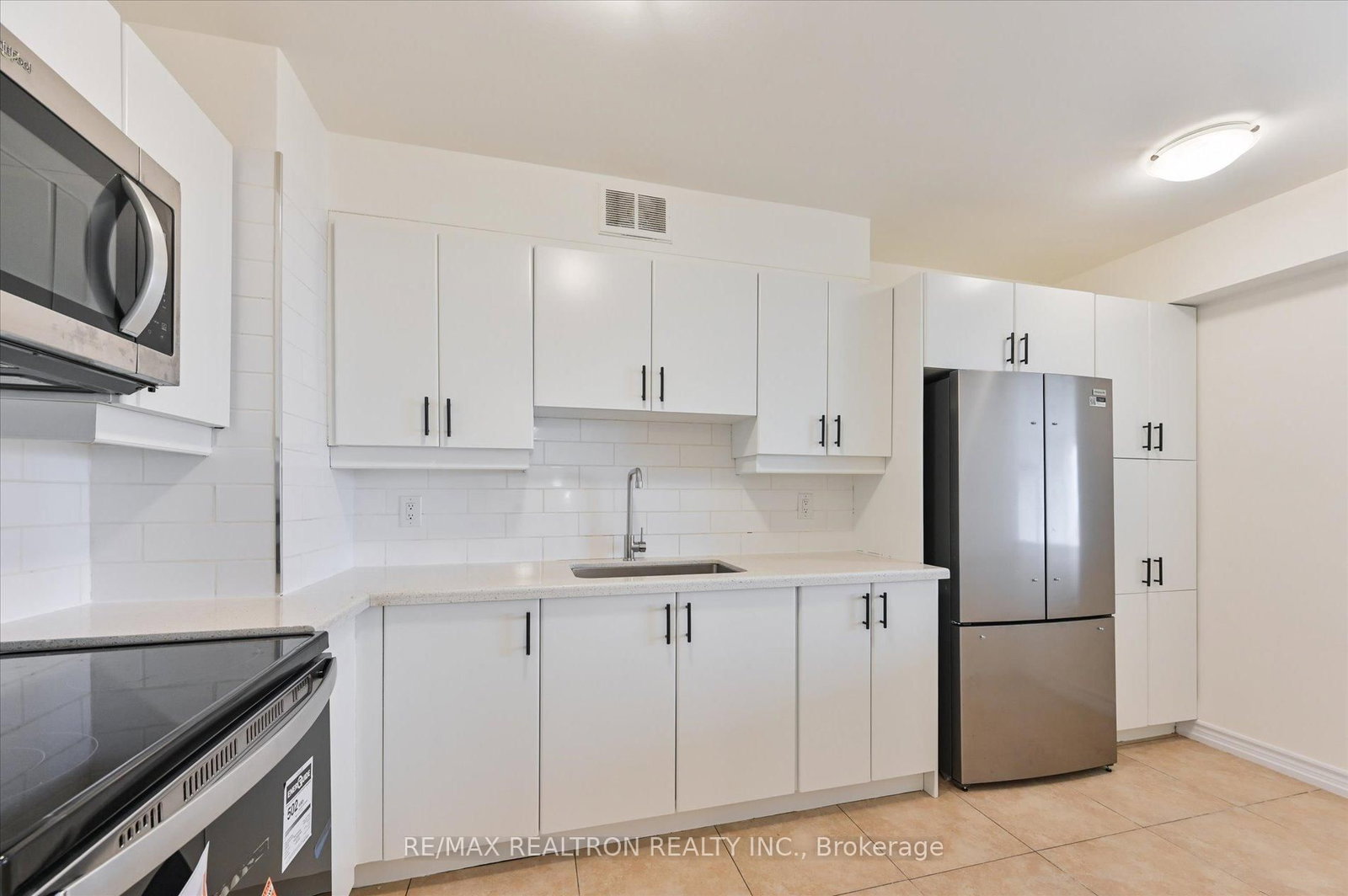 Condo for lease at 602-19 Four Winds Drive, Toronto, Ontario, M3J 2S9 - York University Heights - MLS: W12944478