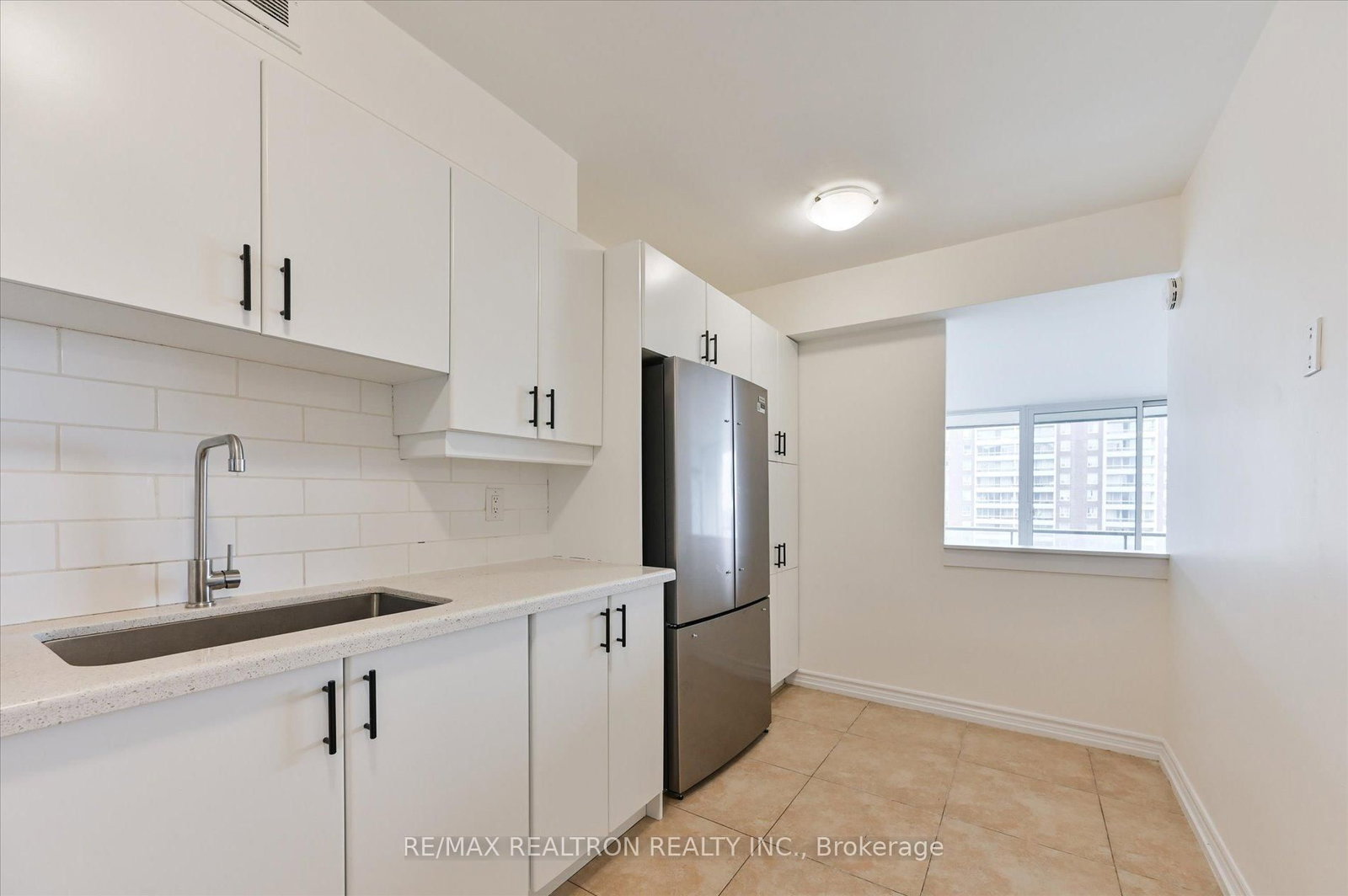 Condo for lease at 602-19 Four Winds Drive, Toronto, Ontario, M3J 2S9 - York University Heights - MLS: W12944478