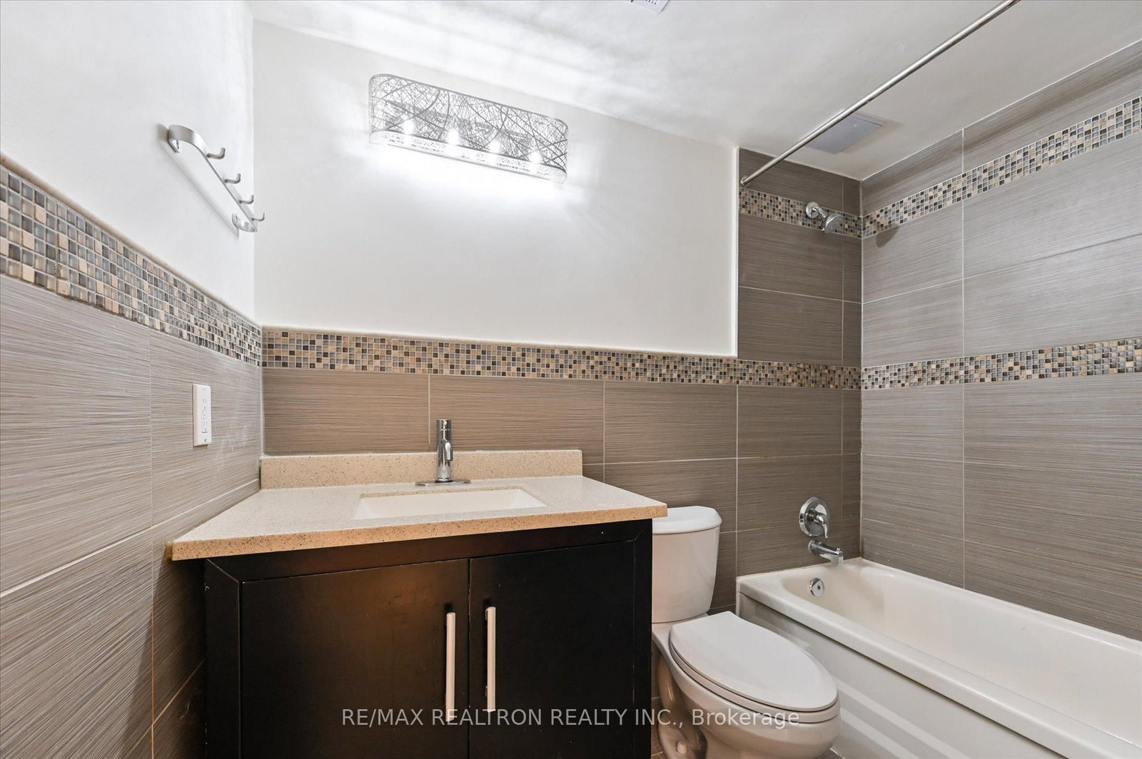 Condo for lease at 602-19 Four Winds Drive, Toronto, Ontario, M3J 2S9 - York University Heights - MLS: W12944478