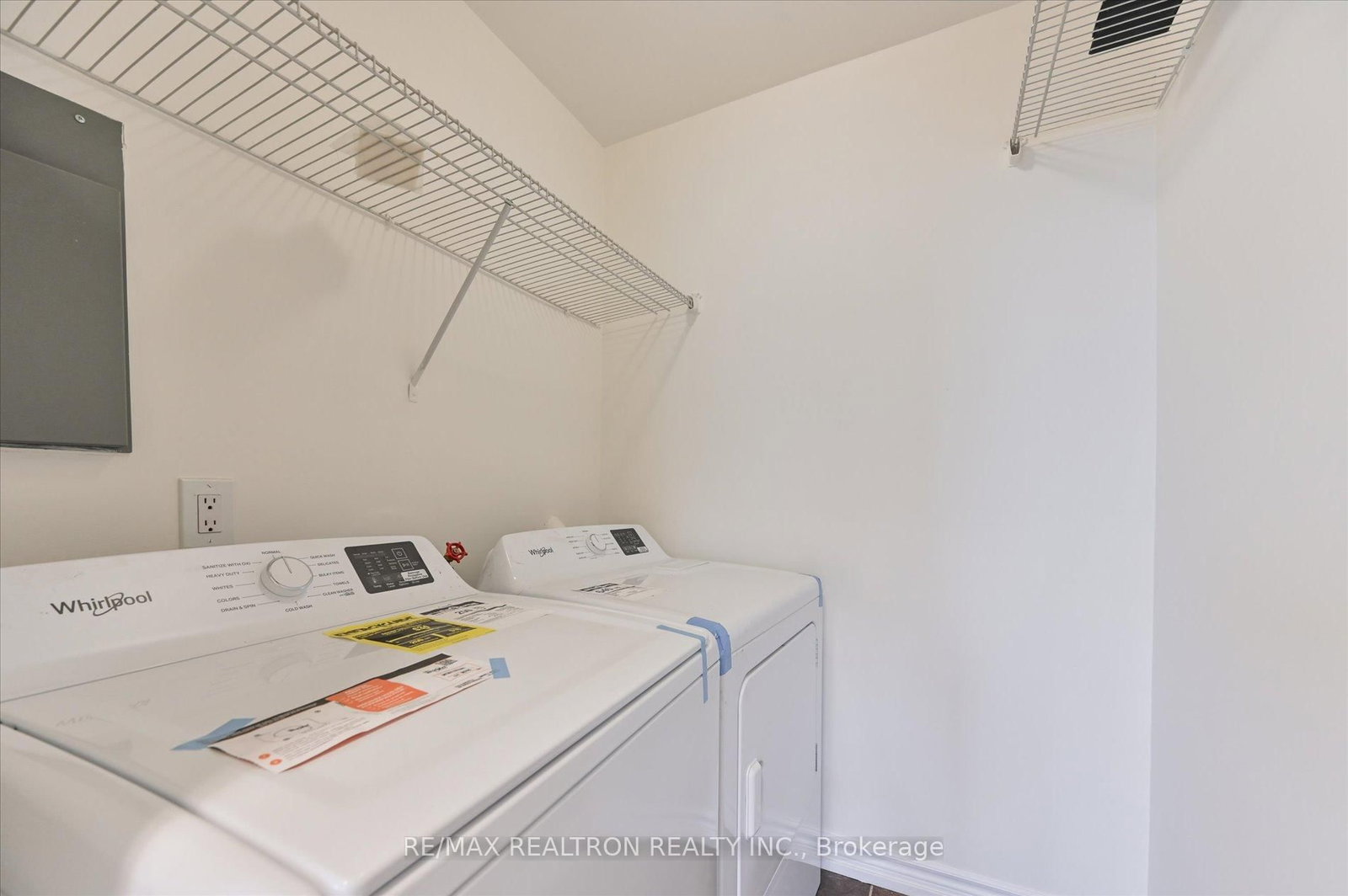 Condo for lease at 602-19 Four Winds Drive, Toronto, Ontario, M3J 2S9 - York University Heights - MLS: W12944478