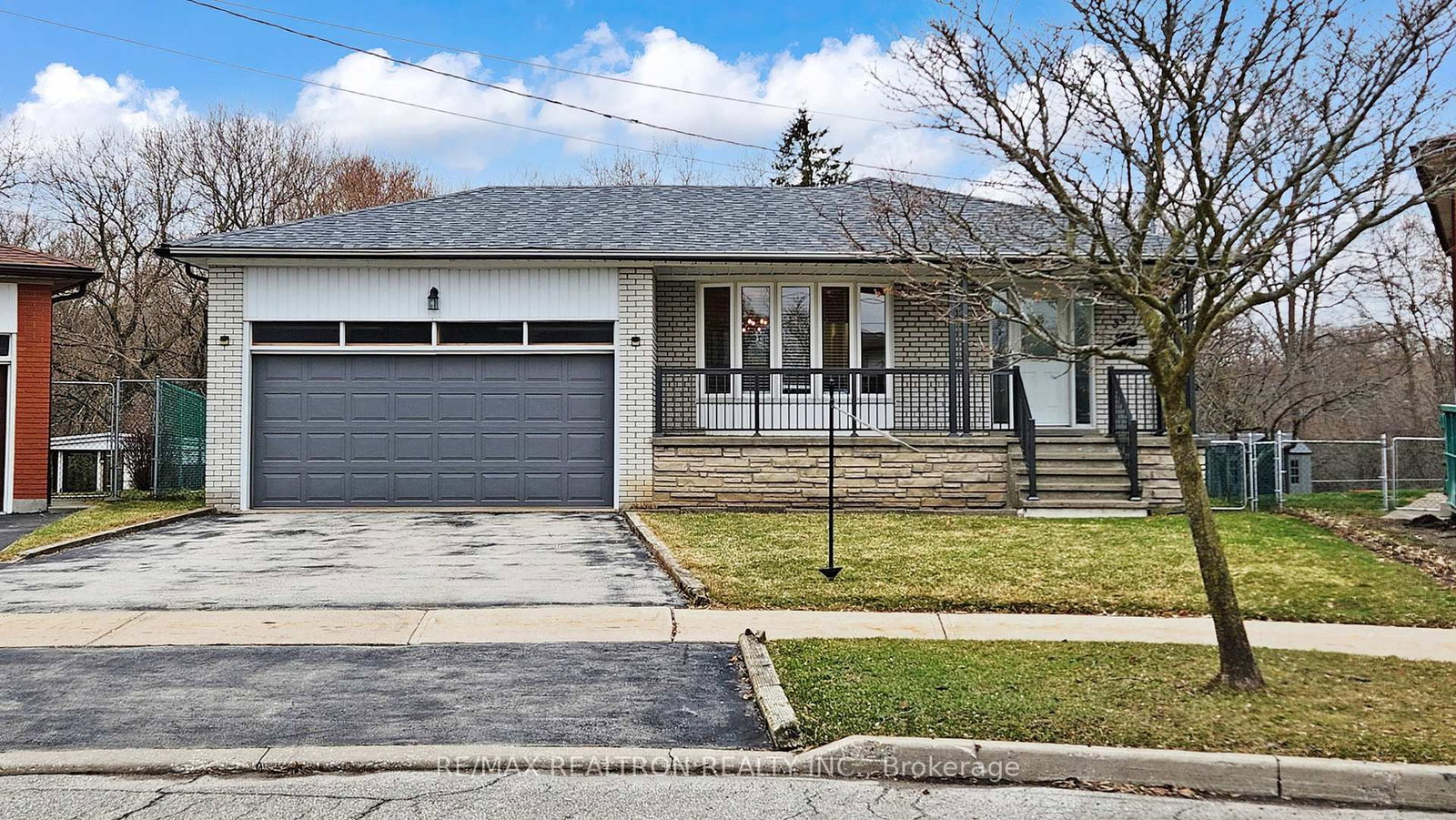 Property at 33 Islay