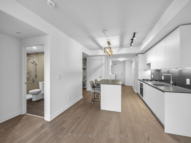 320 - 2720 Dundas Street W