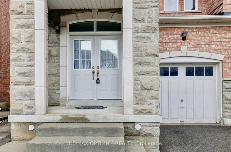 21 Saint Eugene St, Brampton, L6Y 0N5 | Image 2