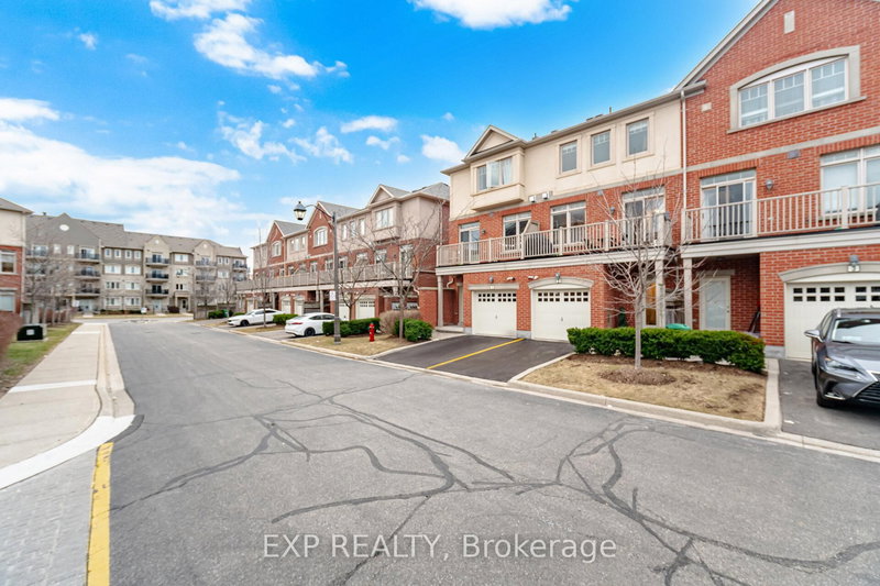 2 - 3235 Thomas St, Mississauga, L5M 0M2 | Image 2