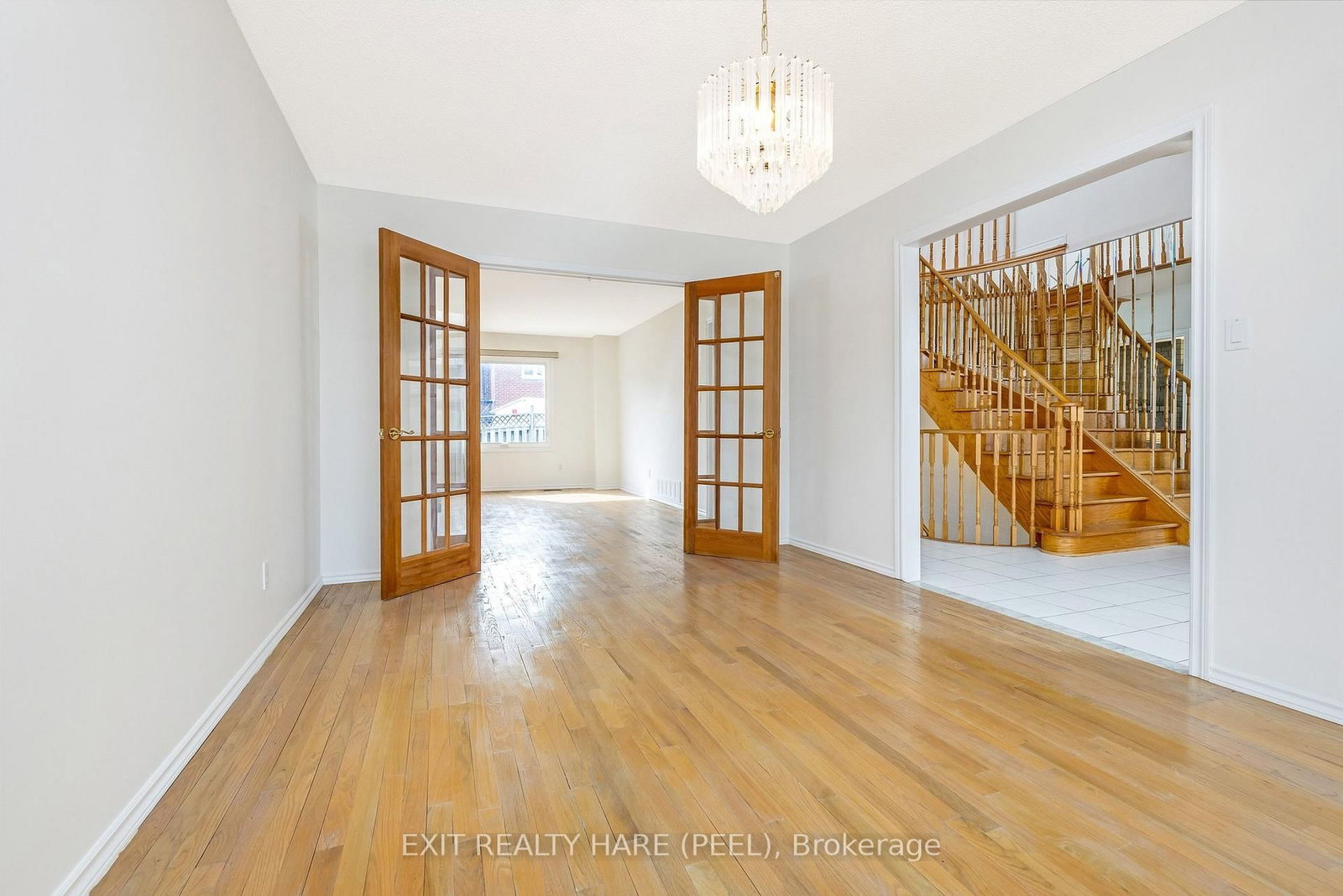 Detached House for sale at 6 Ruth Avenue, Brampton, Ontario, L6Z 3X4 - Heart Lake West - MLS: W12944780