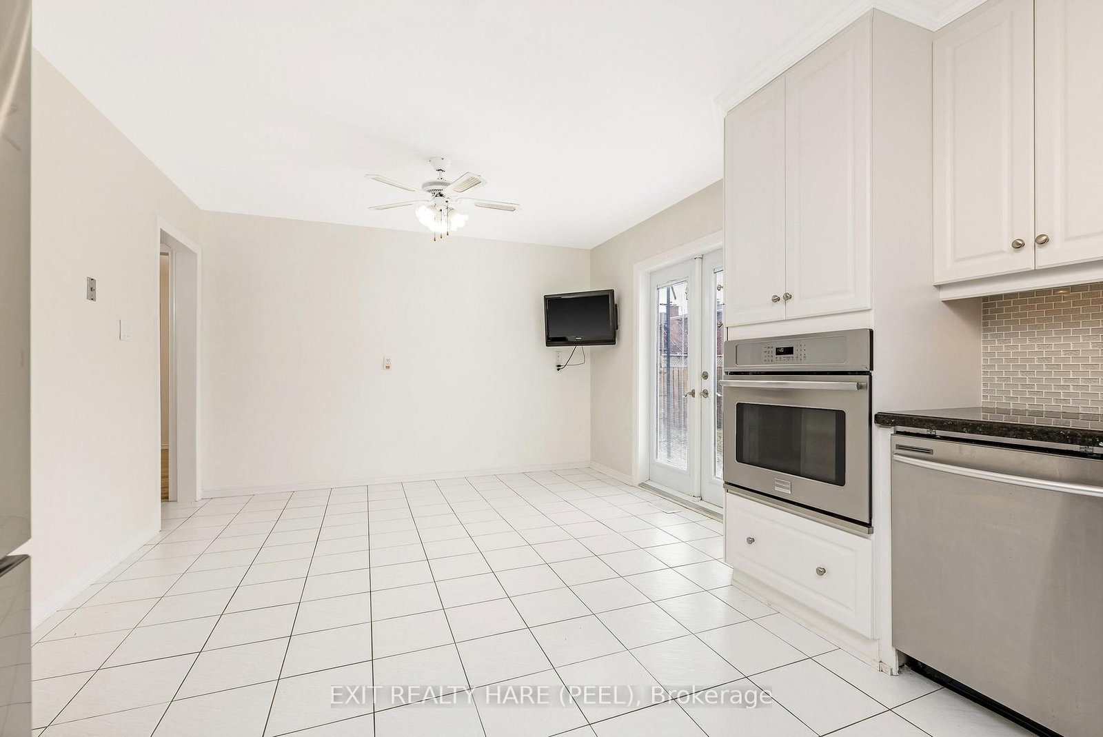 Detached House for sale at 6 Ruth Avenue, Brampton, Ontario, L6Z 3X4 - Heart Lake West - MLS: W12944780