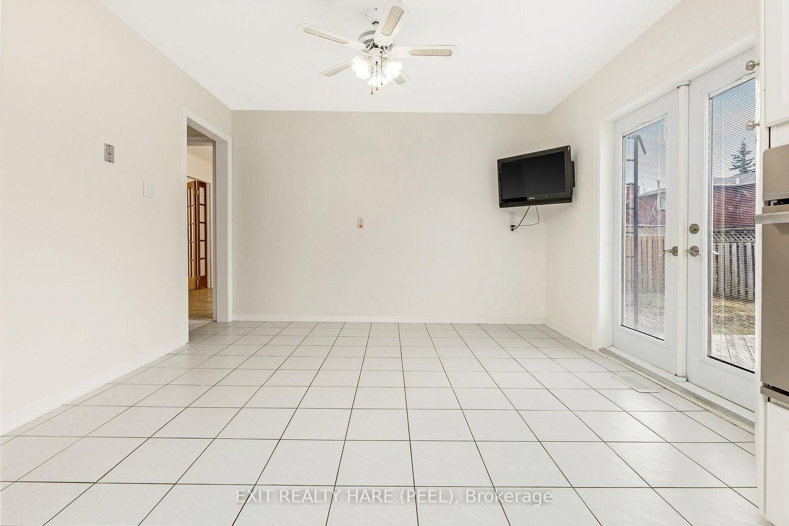 Detached House for sale at 6 Ruth Avenue, Brampton, Ontario, L6Z 3X4 - Heart Lake West - MLS: W12944780