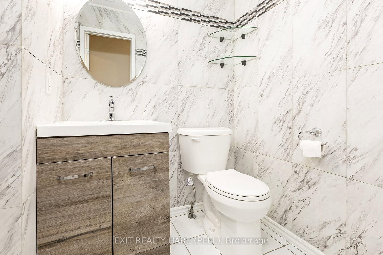 Detached House for sale at 6 Ruth Avenue, Brampton, Ontario, L6Z 3X4 - Heart Lake West - MLS: W12944780