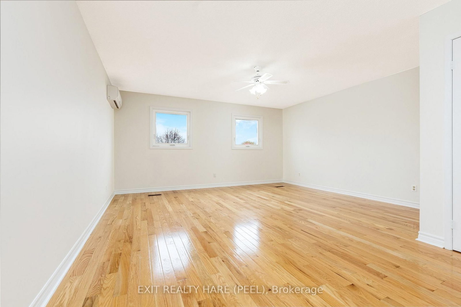 Detached House for sale at 6 Ruth Avenue, Brampton, Ontario, L6Z 3X4 - Heart Lake West - MLS: W12944780