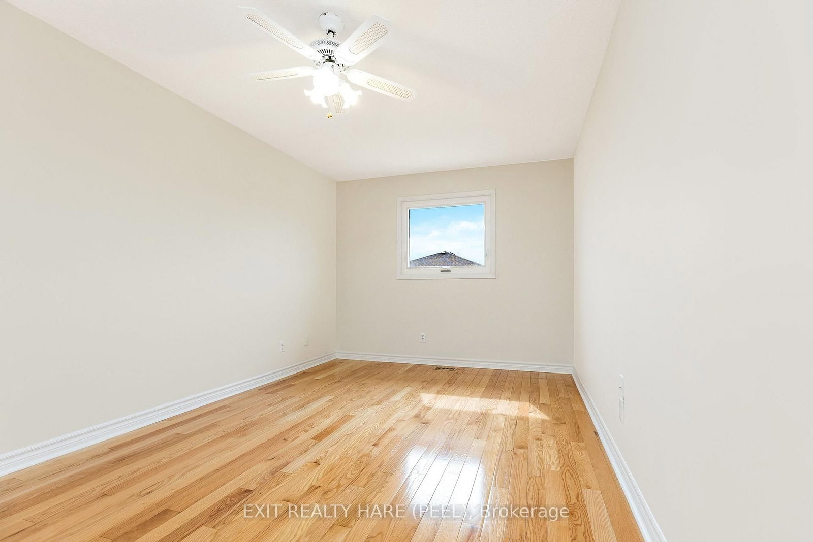 Detached House for sale at 6 Ruth Avenue, Brampton, Ontario, L6Z 3X4 - Heart Lake West - MLS: W12944780