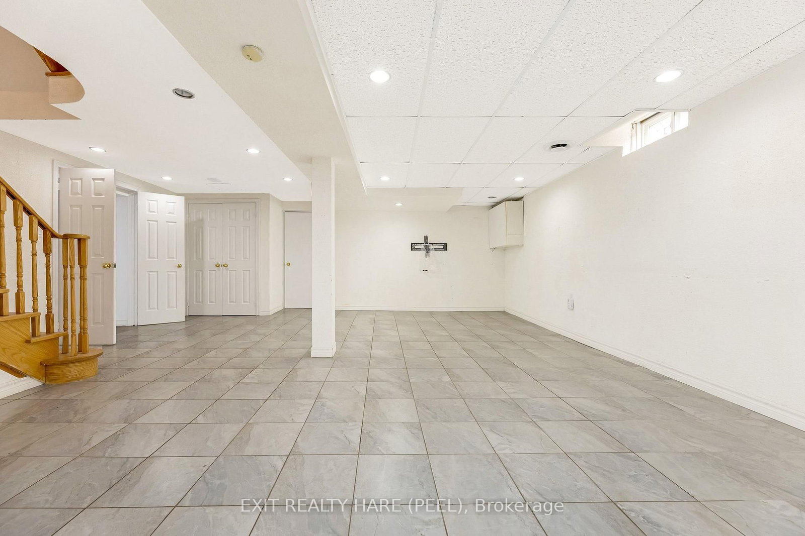 Detached House for sale at 6 Ruth Avenue, Brampton, Ontario, L6Z 3X4 - Heart Lake West - MLS: W12944780