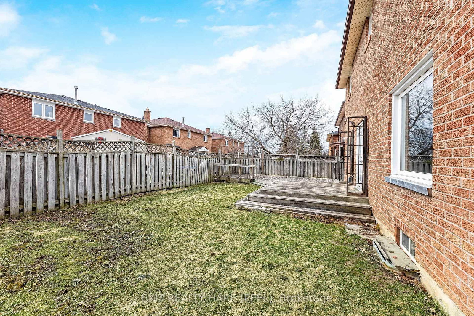 Detached House for sale at 6 Ruth Avenue, Brampton, Ontario, L6Z 3X4 - Heart Lake West - MLS: W12944780