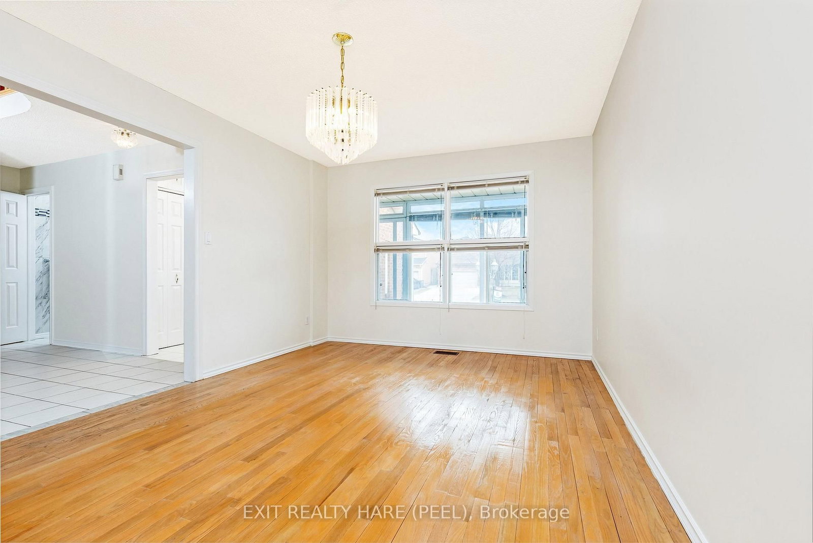 Detached House for sale at 6 Ruth Avenue, Brampton, Ontario, L6Z 3X4 - Heart Lake West - MLS: W12944780