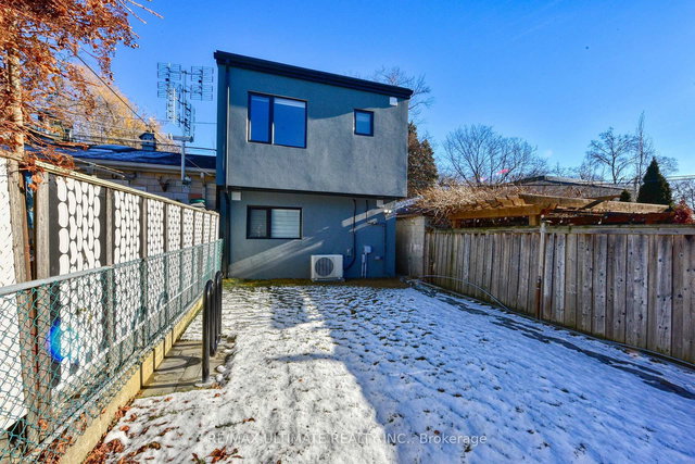 Laneway - 385 McRoberts Avenue