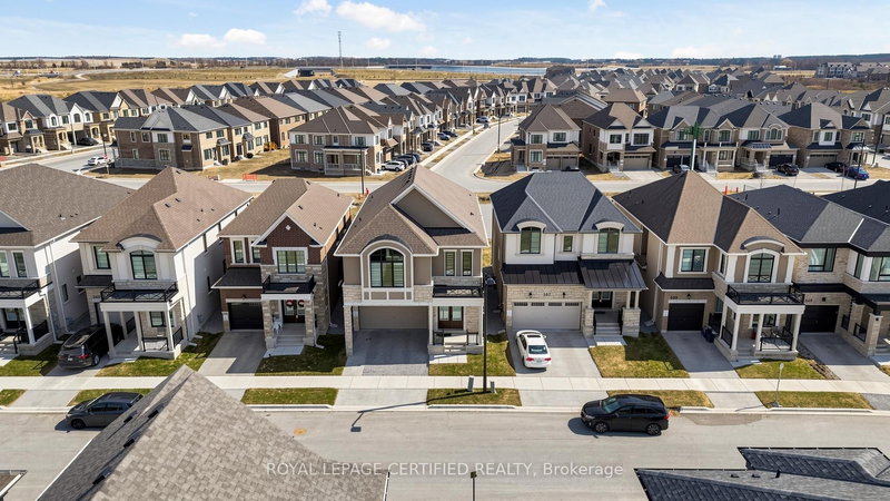 361 Marigold Cres, Milton, L9T 2X5 | Image 3