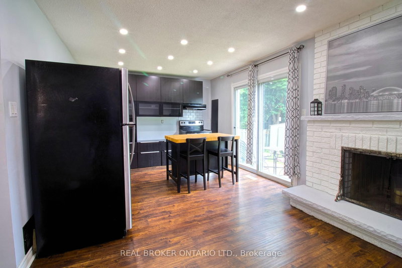 Ground - 25 Panorama Cres, Brampton, L6S 3T7 | Image 2