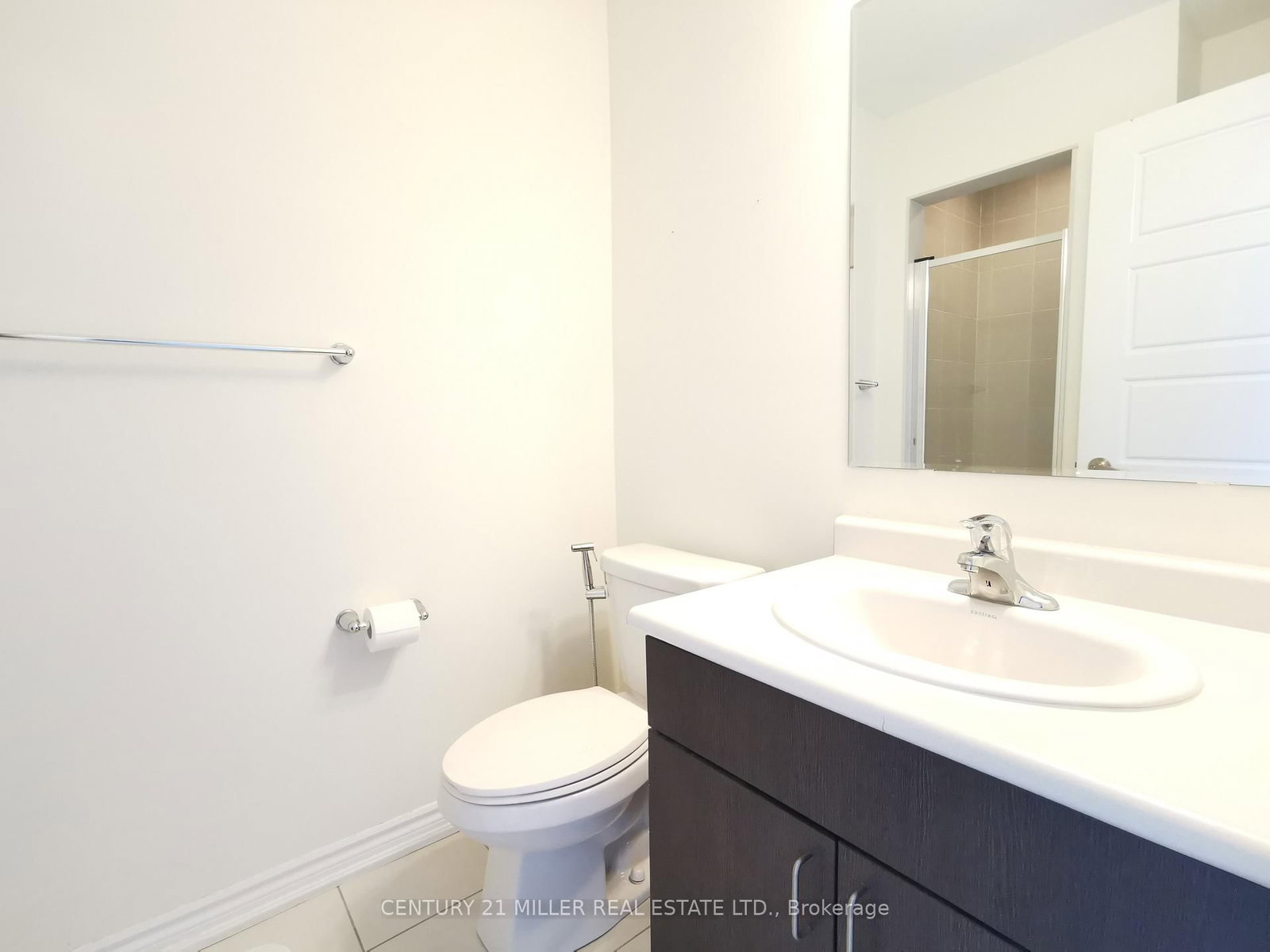 Townhouse for lease at 569 Laking Terrace, Milton, Ontario, L9T 9J3 - Clarke - MLS: W12945178