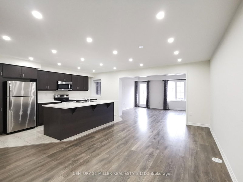 569 Laking Terr, Milton, L9T 9J3 | Image 2