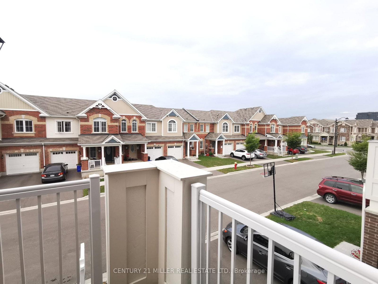 Townhouse for lease at 569 Laking Terrace, Milton, Ontario, L9T 9J3 - Clarke - MLS: W12945178