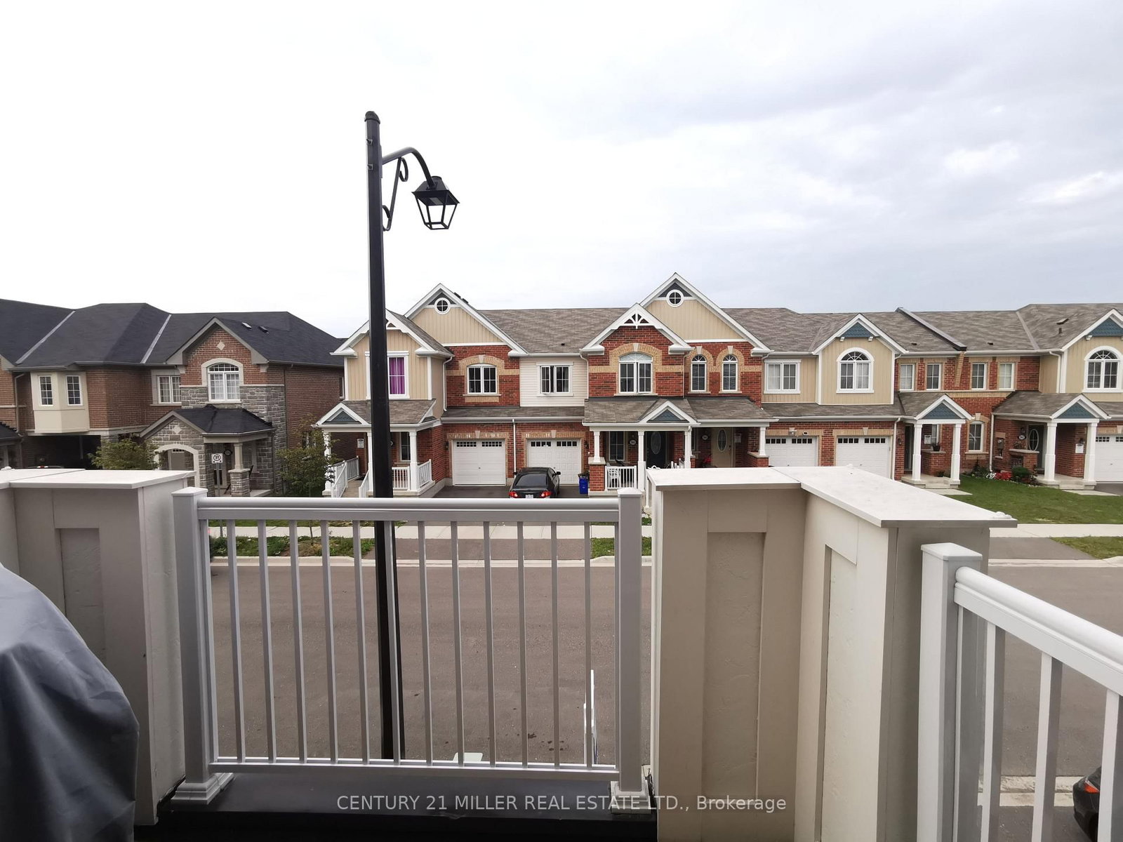 Townhouse for lease at 569 Laking Terrace, Milton, Ontario, L9T 9J3 - Clarke - MLS: W12945178
