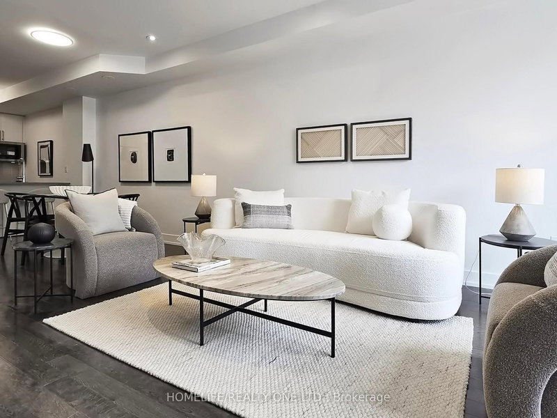 1076 Lansdowne Ave, Toronto, M6H 4H2 | Image 2