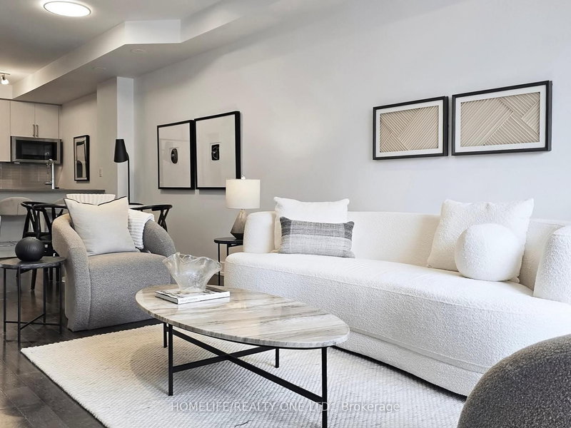 1076 Lansdowne Ave, Toronto, M6H 4H2 | Image 3