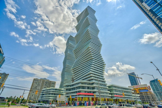 1112 - 3900 Confederation Parkway